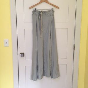 Long maxi skirt w/cute rope belt